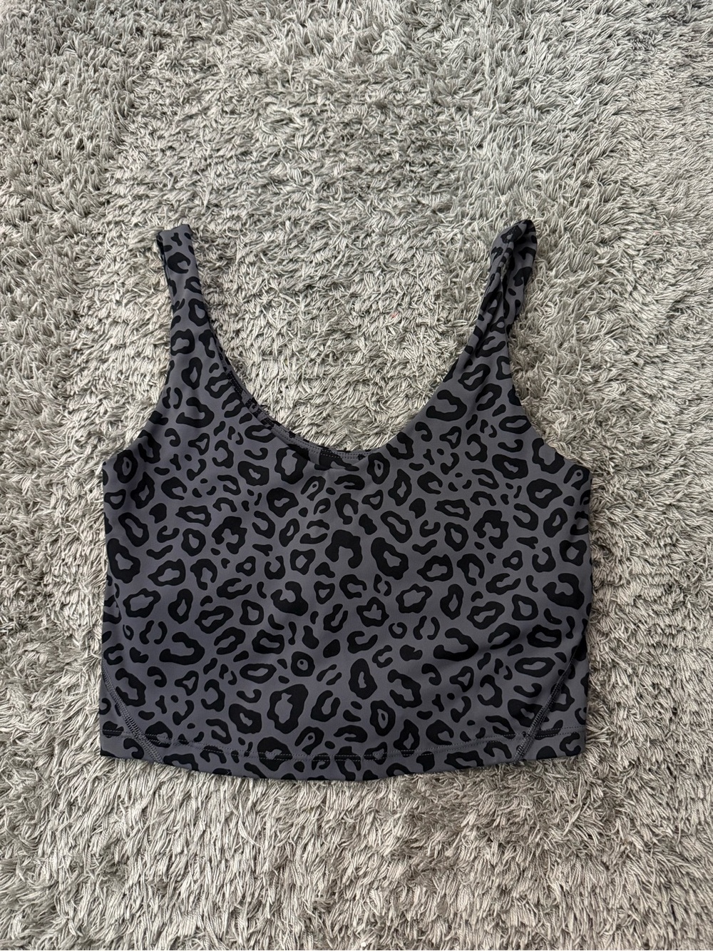 Kamo Fitness Gray Leopard Print Scoop Neck Crop Tank Top
